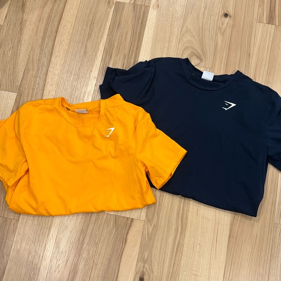 Lot of 2 gymshark short sleeve shirts, size medium - Picture 1 of 3
